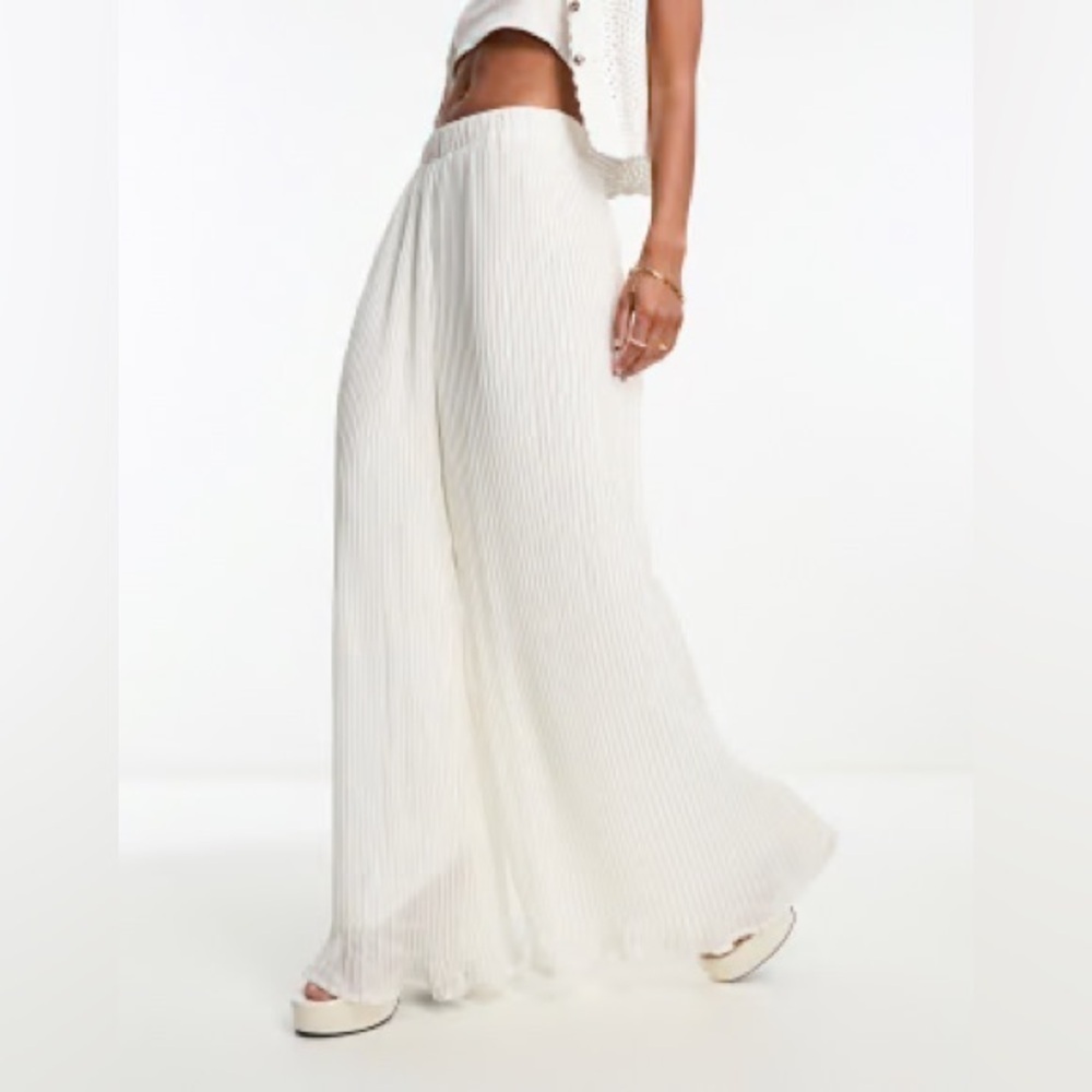 GOOD AMERICAN White Plisse Georgette Wide Leg Pleated Pants - Picture 2 of 10